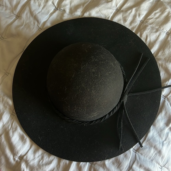 Black hat - Picture 2 of 3